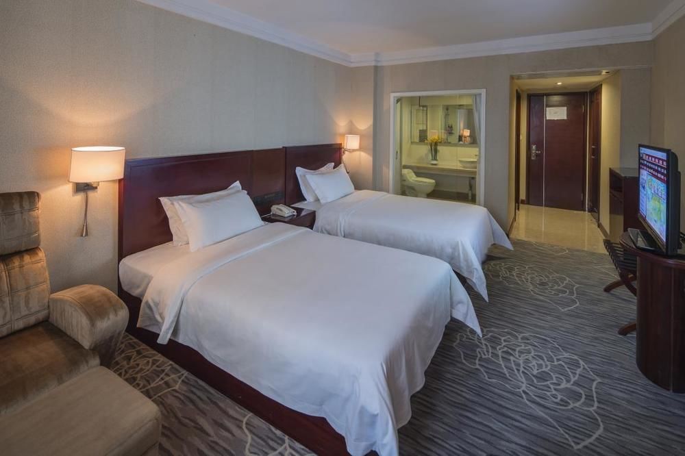 Paco Hotel Gangding Metro Guangzhou-Free Shuttle Bus Fir Canton Fair Exterior foto